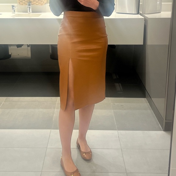 Aritzia Camel Leather Skirt - Picture 5 of 5